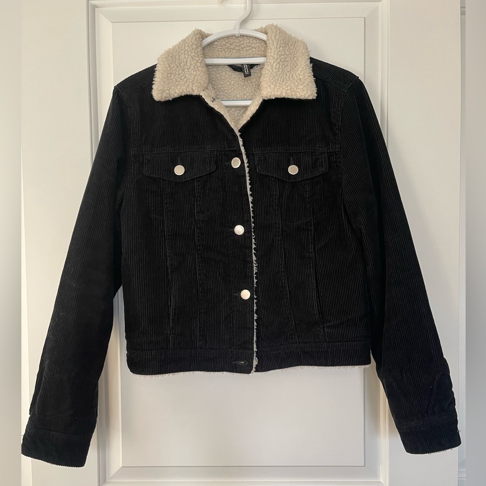 H&M “DIVIDED” Corduroy Sherpa Workman’s Jacket
